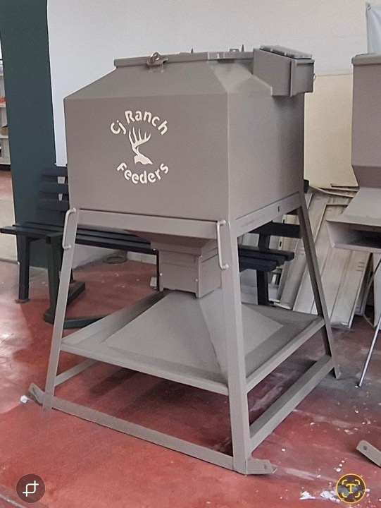 Comedero doble propósito CJ Ranch Feeders 500 lbs